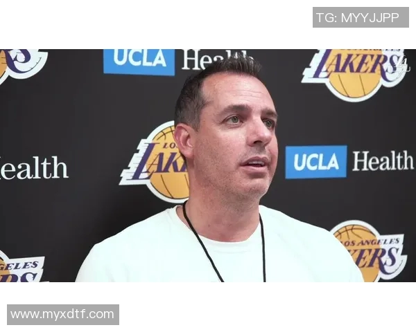 湖人主帅沃格尔表示，詹姆斯应该被视为NBA历史上最伟大的球员之一